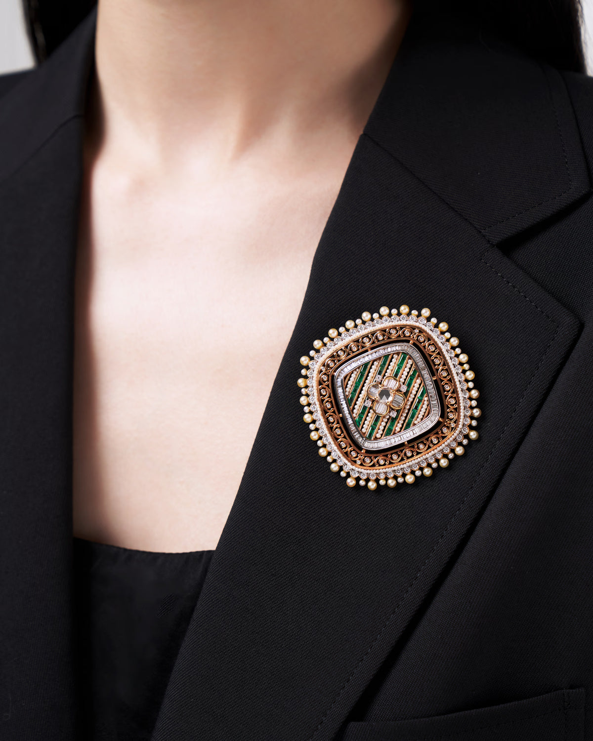 EMERALD DIAMOND PEARL BROOCH