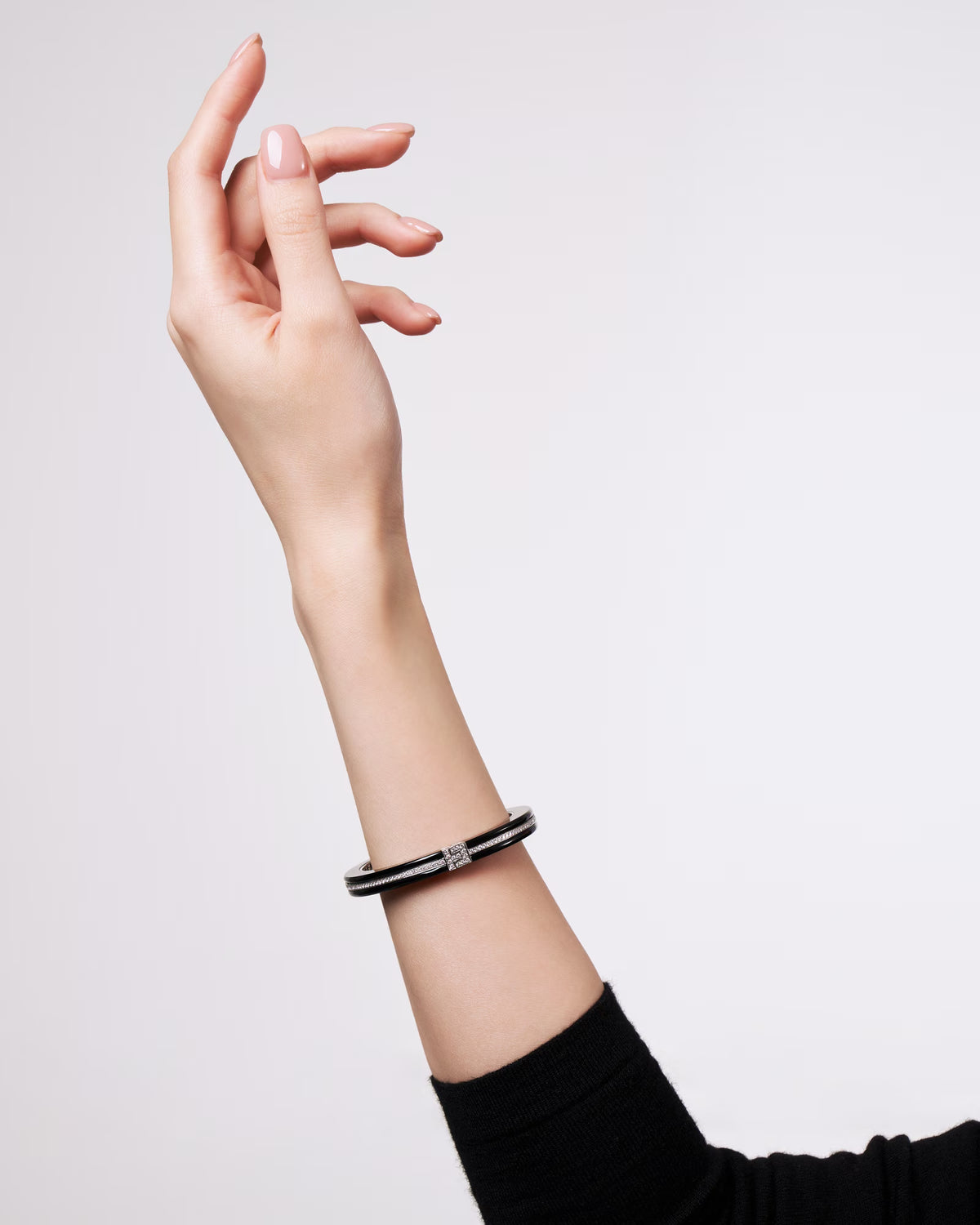BLACK ONYX DIAMOND BANGLE
